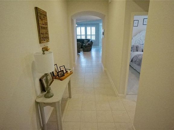 3rd image of 6705 Leonardo Dr