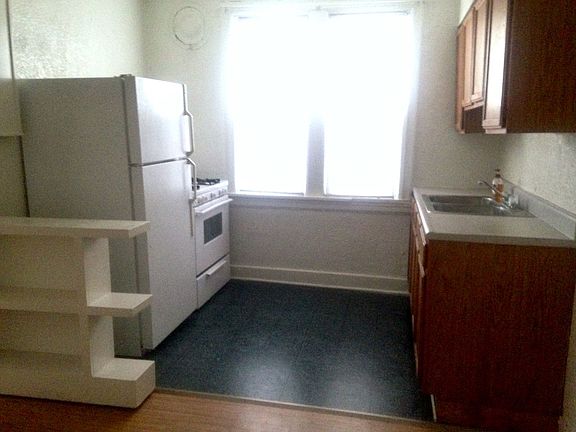 4th image of 2730 Broadway Ave APT 5