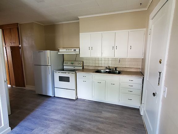 2nd image of 1093 Atlantic Ave #1093