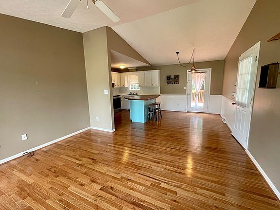 3rd image of 1913 Allen Pl