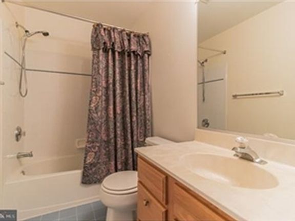 4th image of 323 Rockmeade Dr