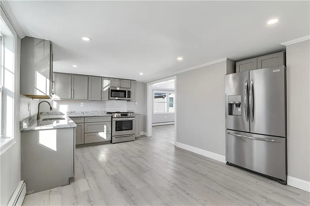 Building Photo - 43 Jenkins St #3