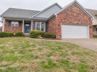 8904 Fox Chase Pl, Louisville, KY 40228