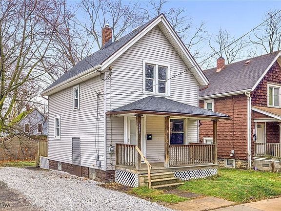 2nd image of 427 Black St