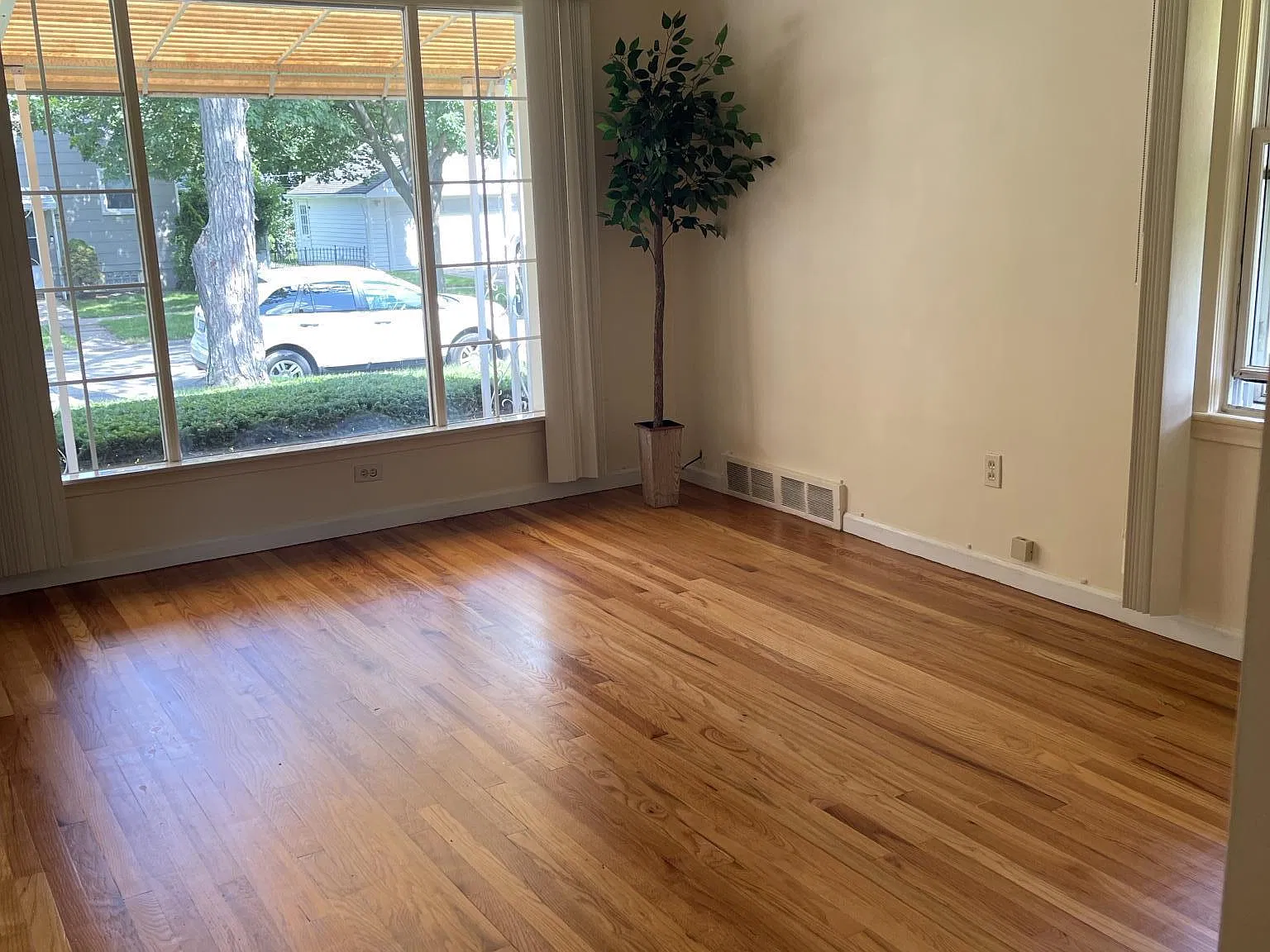 2 bed, 810 sqft, $1,750 — Photo 3