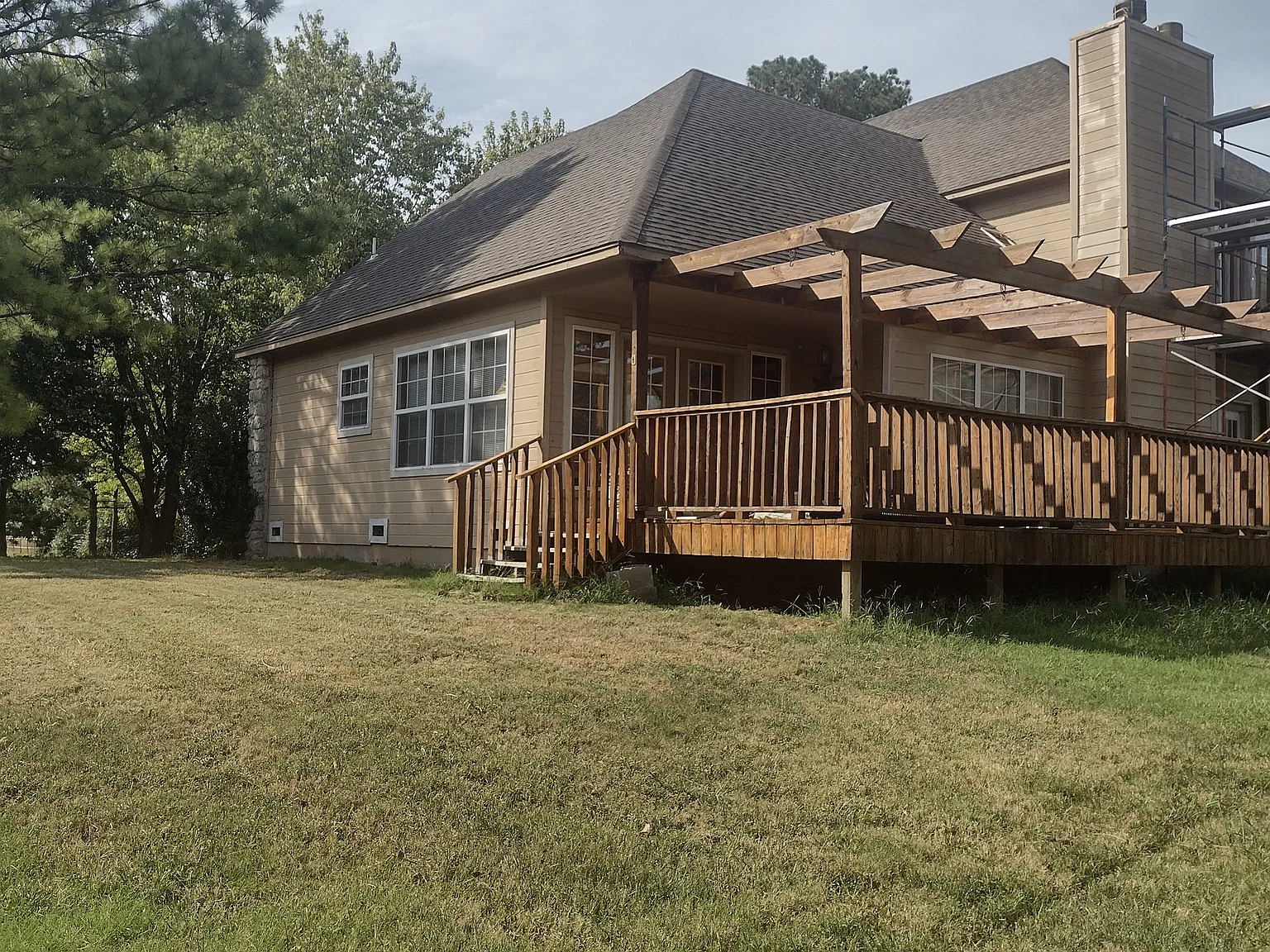 4 bed, 2.5 bath, 2900 sqft, $3,000 — Photo 1