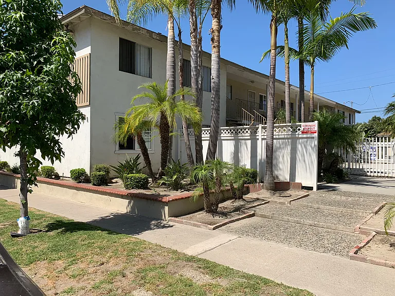 15061 Pacific St — Photo 7