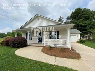 2222 Victoria Village Ln, Winston Salem, NC 27107