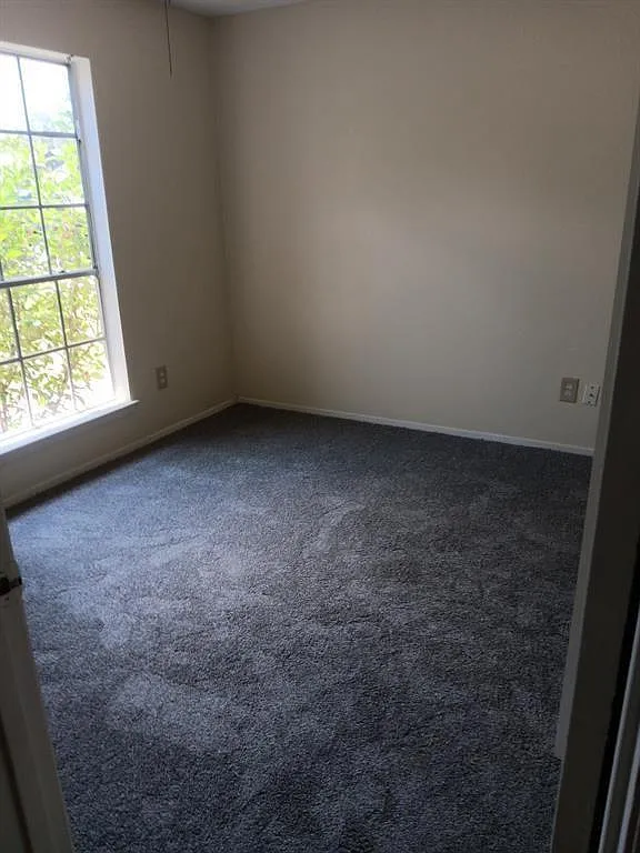 3 bed, 968 sqft, $1,325 — Photo 2