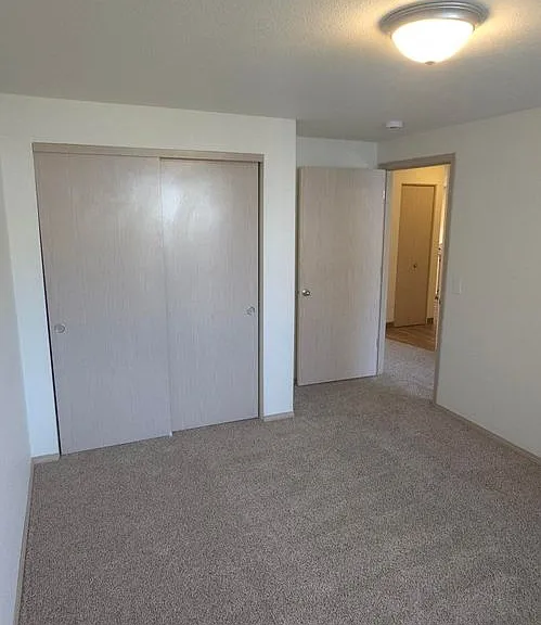 Winfou06-Columbia Village Apartments — Photo 12