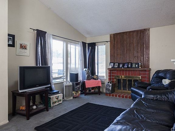 3rd image of 2446 Ginger Ct