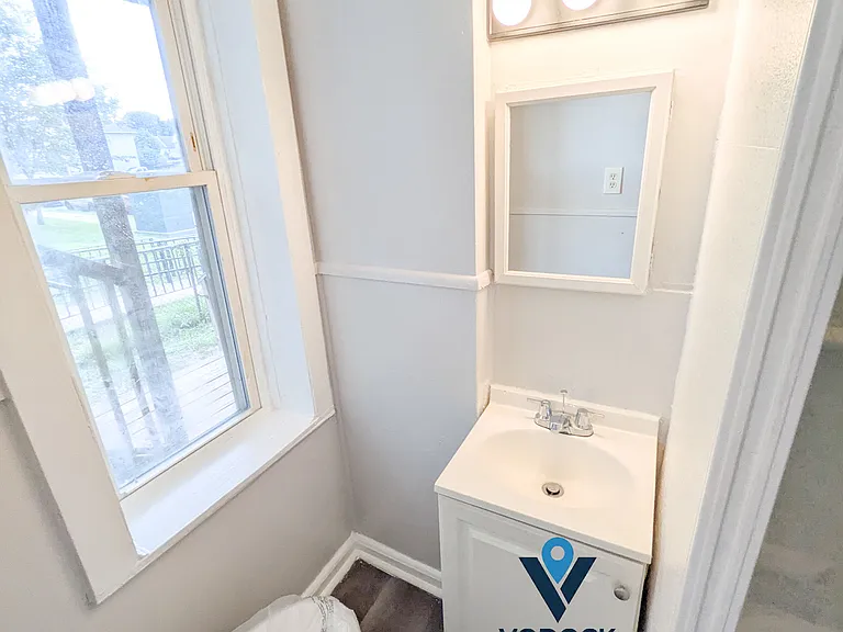 226 Lyman St #1-L — Photo 9