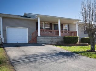 1518 Calgary Way, Bowling Green, KY 42101