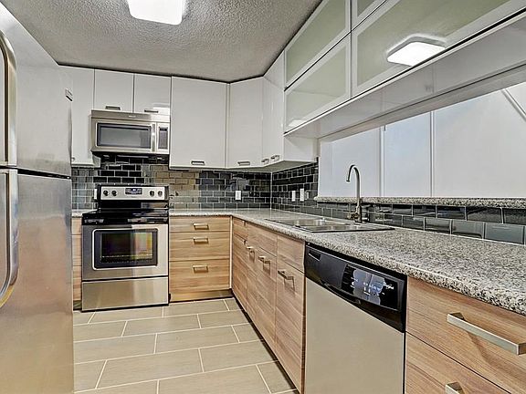 3rd image of 13948 Hollowgreen Dr #4