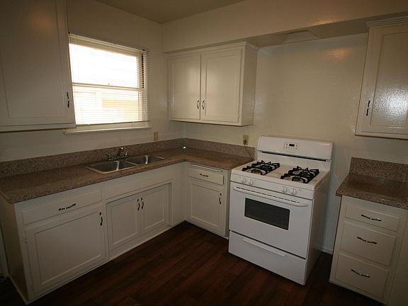5th image of 1027 S Wooster St APT 4