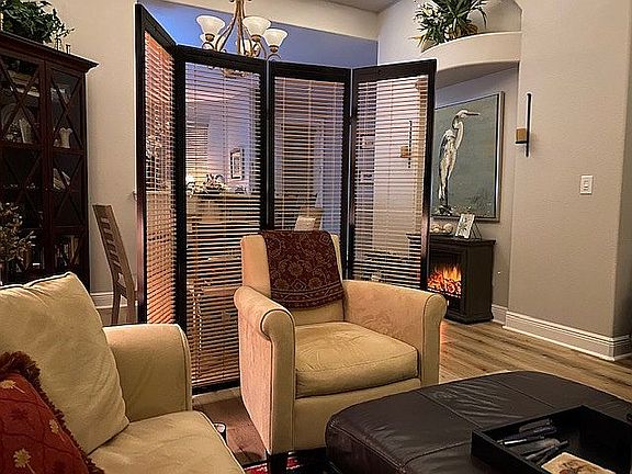 3rd image of 216 Bauer Cir