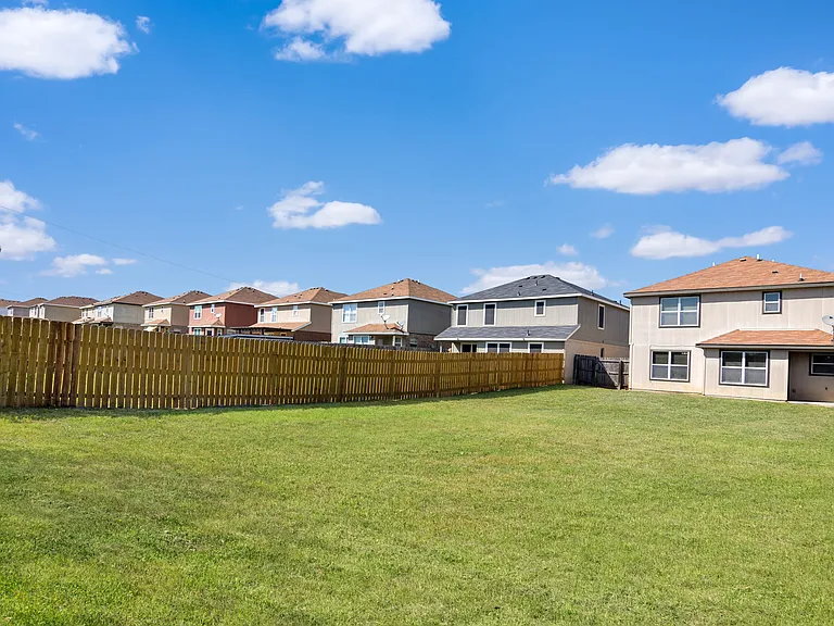 3304 Regency Ct — Photo 21