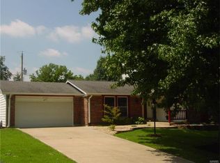 2180 Chatelaine Dr, Florissant, MO 63031