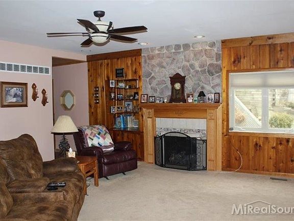 4th image of 607 Central Dr