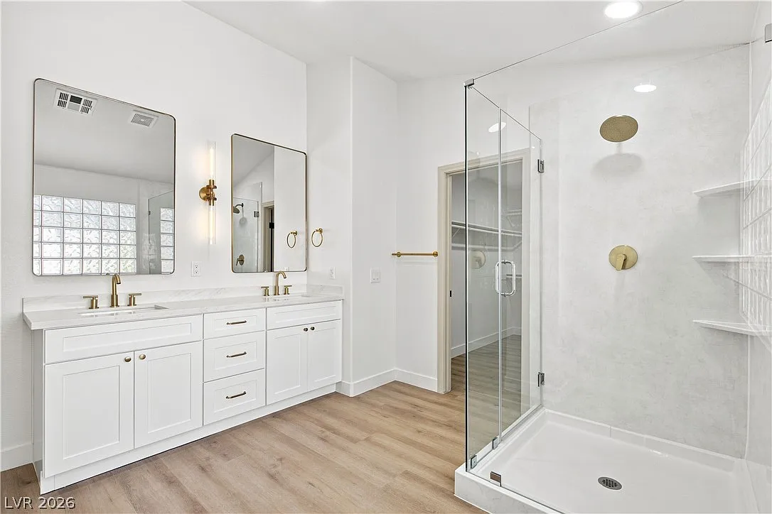 5 bed, 3.0 bath, 2855 sqft, $4,999 — Photo 3
