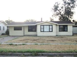 216 Juanita St, Plainview, TX 79072