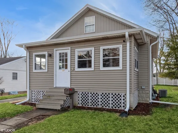 321 2nd St, Downers Grove, IL 60515