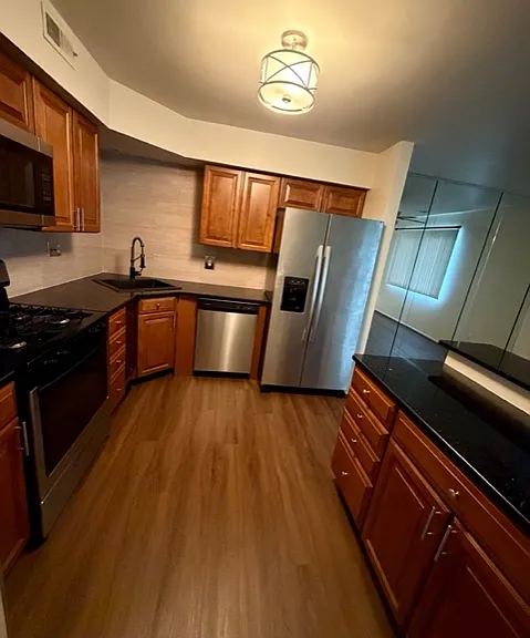 14 Sandra Rd — Photo 3