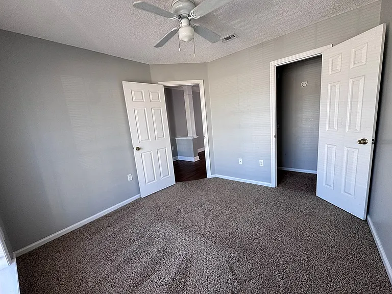 3145 Vanelle Dr — Photo 10