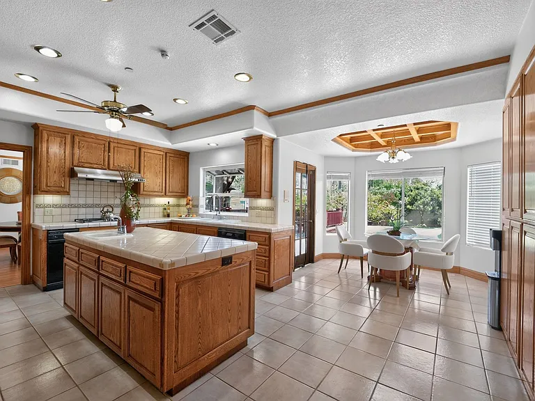 482 W Palm Dr — Photo 15