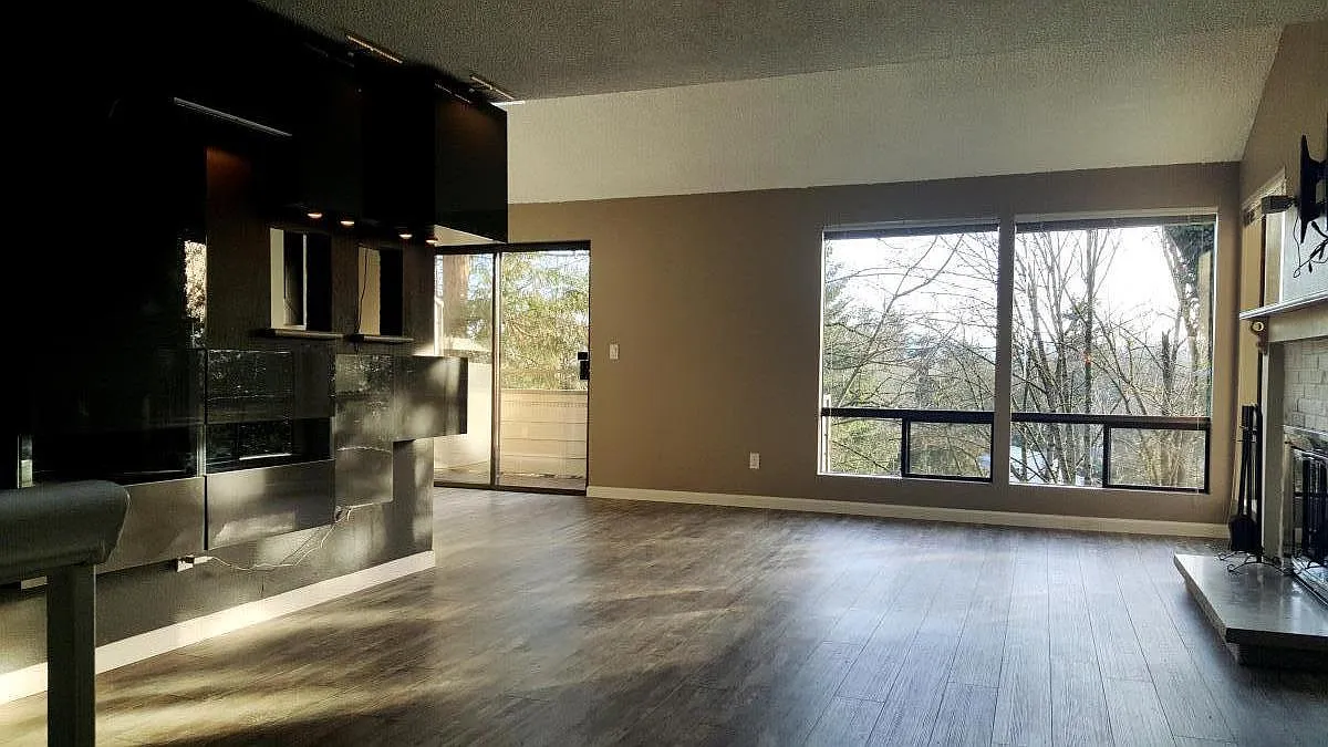 Living room ( cabinet not included ) - 15248 Sunwood Blvd