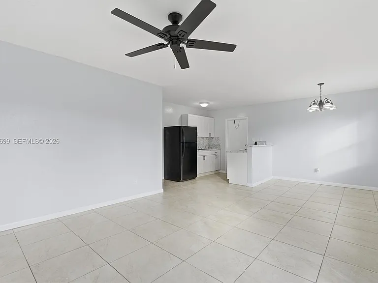 533 NW 15th Way — Photo 5