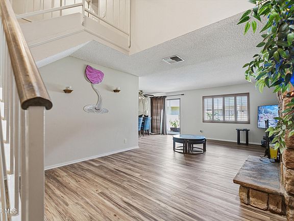 4th image of 40019 Bluebird Ln