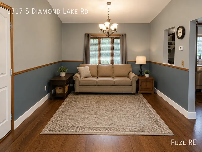 1317 S Diamond Lake Rd — Photo 3