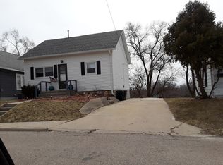 14 8th St, Peru, IL 61354