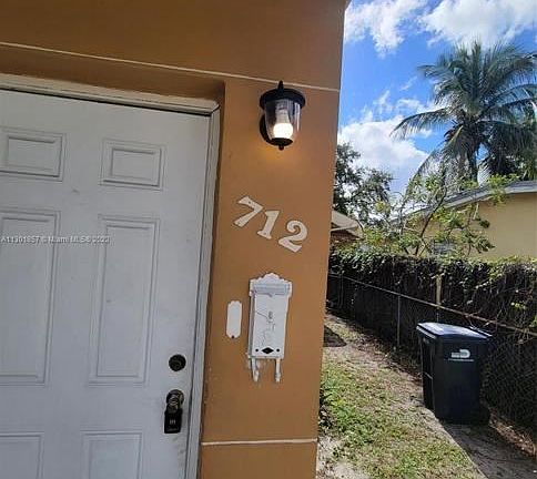 5th image of 712R Burlington St