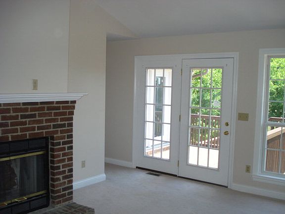 4th image of 813 Oak Fairway Ct