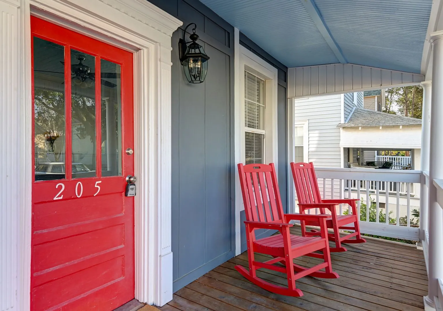 A Location you can't beat! 205 Oliver street is located in the heart of West Columbia's River Dis... — Photo 3