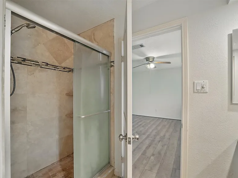 19 Still Glen Ct — Photo 18