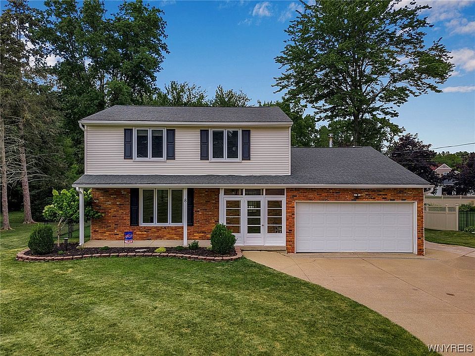 1st image of 8 Pinewood Dr