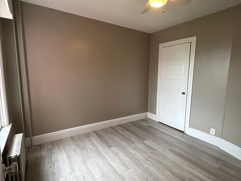 853 E Philadelphia St — Photo 11
