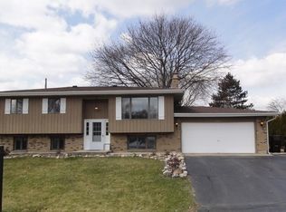 1513 Lakeland Ave, McHenry, IL 60050