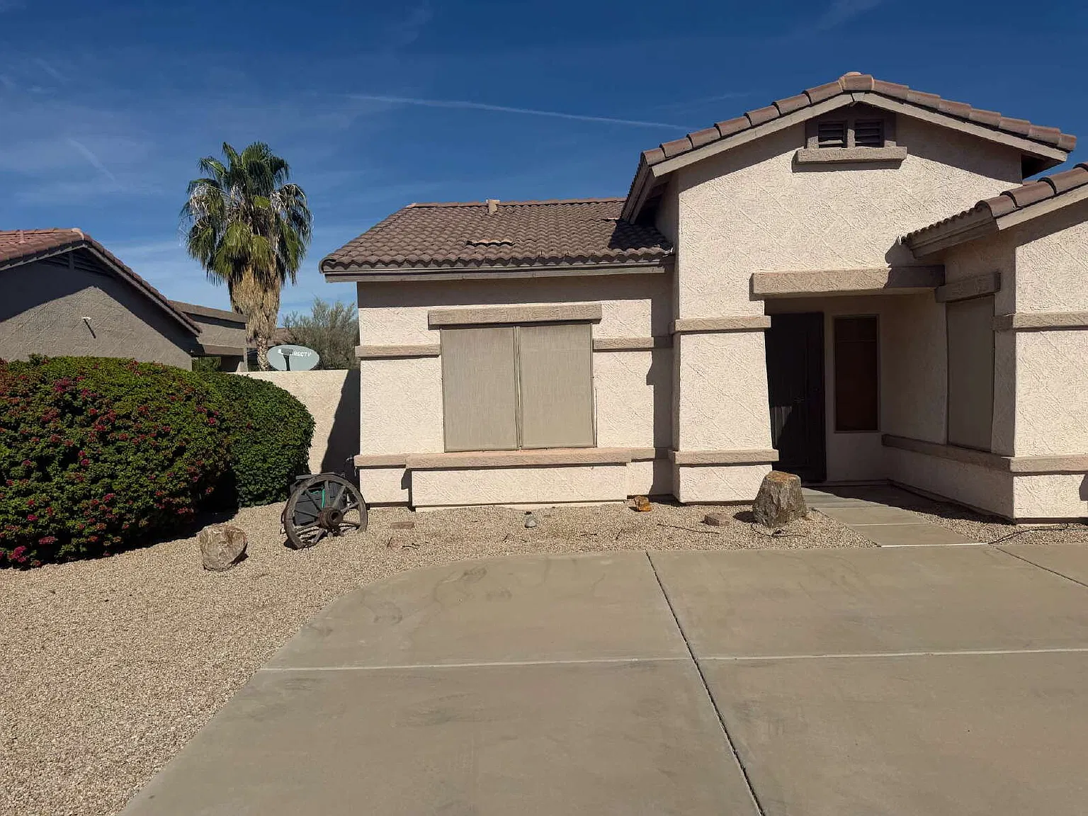 3 bed, 2.0 bath, 1826 sqft, $2,495 — Photo 3