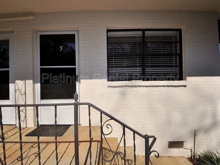 711 Argonne Ave NE #5 — Photo 17