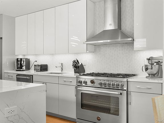 3rd image of 208 Florence Street