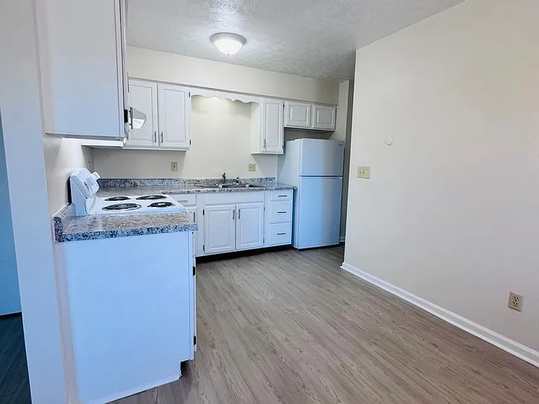 1408 Jackson Ln — Photo 12