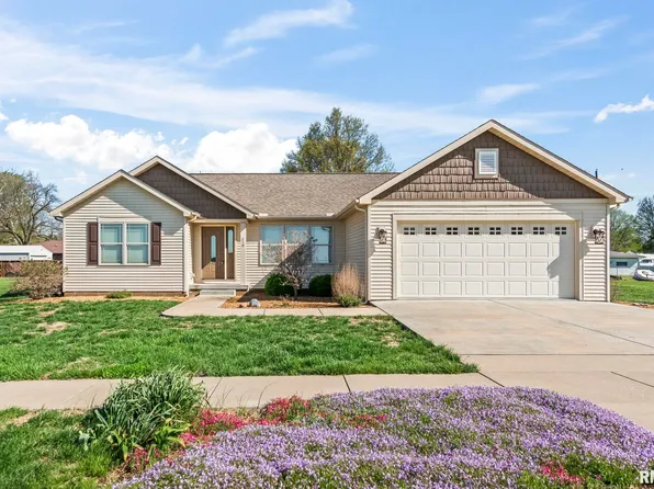 210 Cedar St, Kincaid, IL 62540