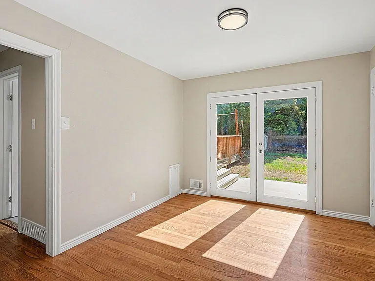 2760 S Kearney St — Photo 6
