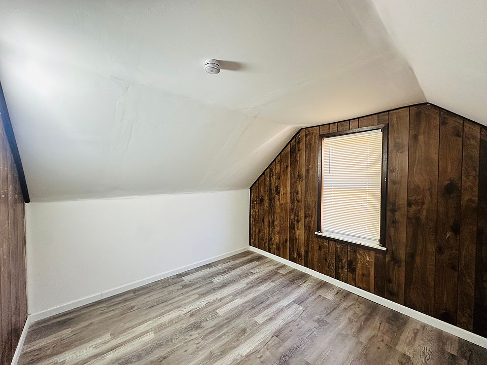 20756 Dean St, photo 14