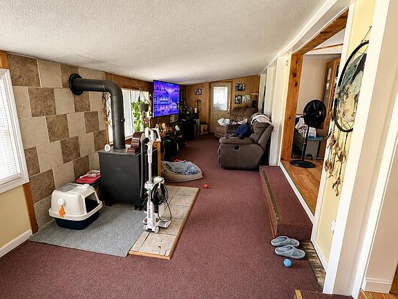 2nd image of 950 Lakewood Road