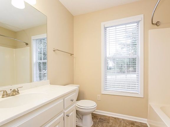 5th image of 3205 Willow Park Dr